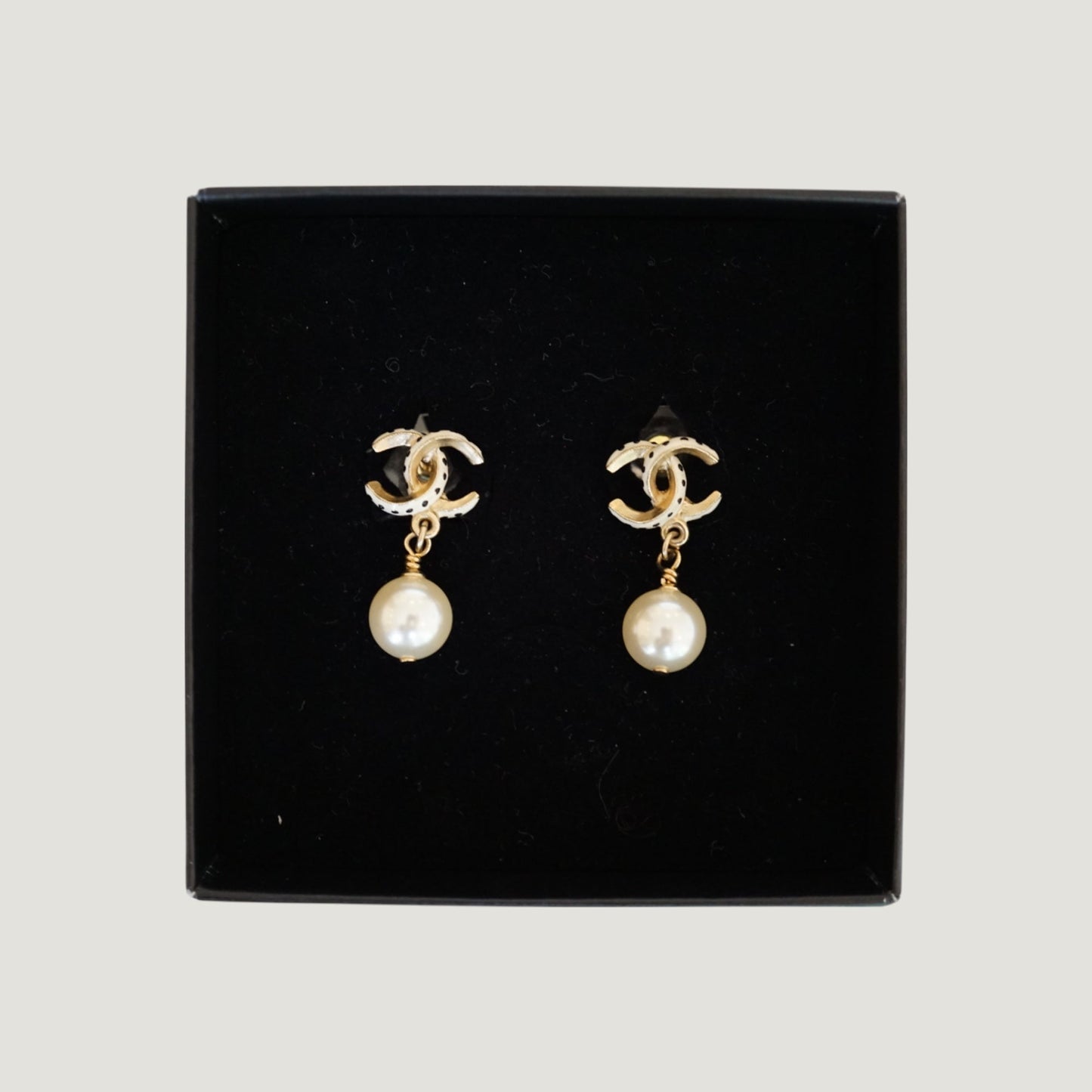 CHANEL EARRINGS | PEARLS
