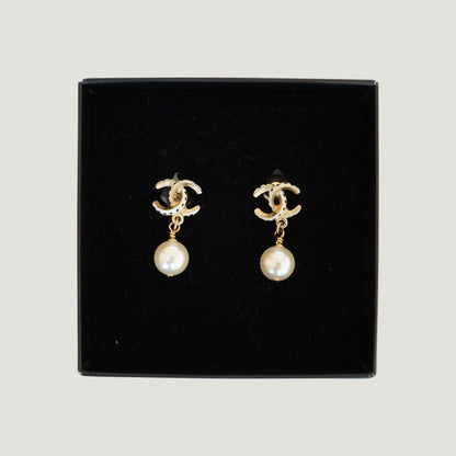 CHANEL EARRINGS | PEARLS