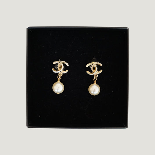 CHANEL EARRINGS | PEARLS