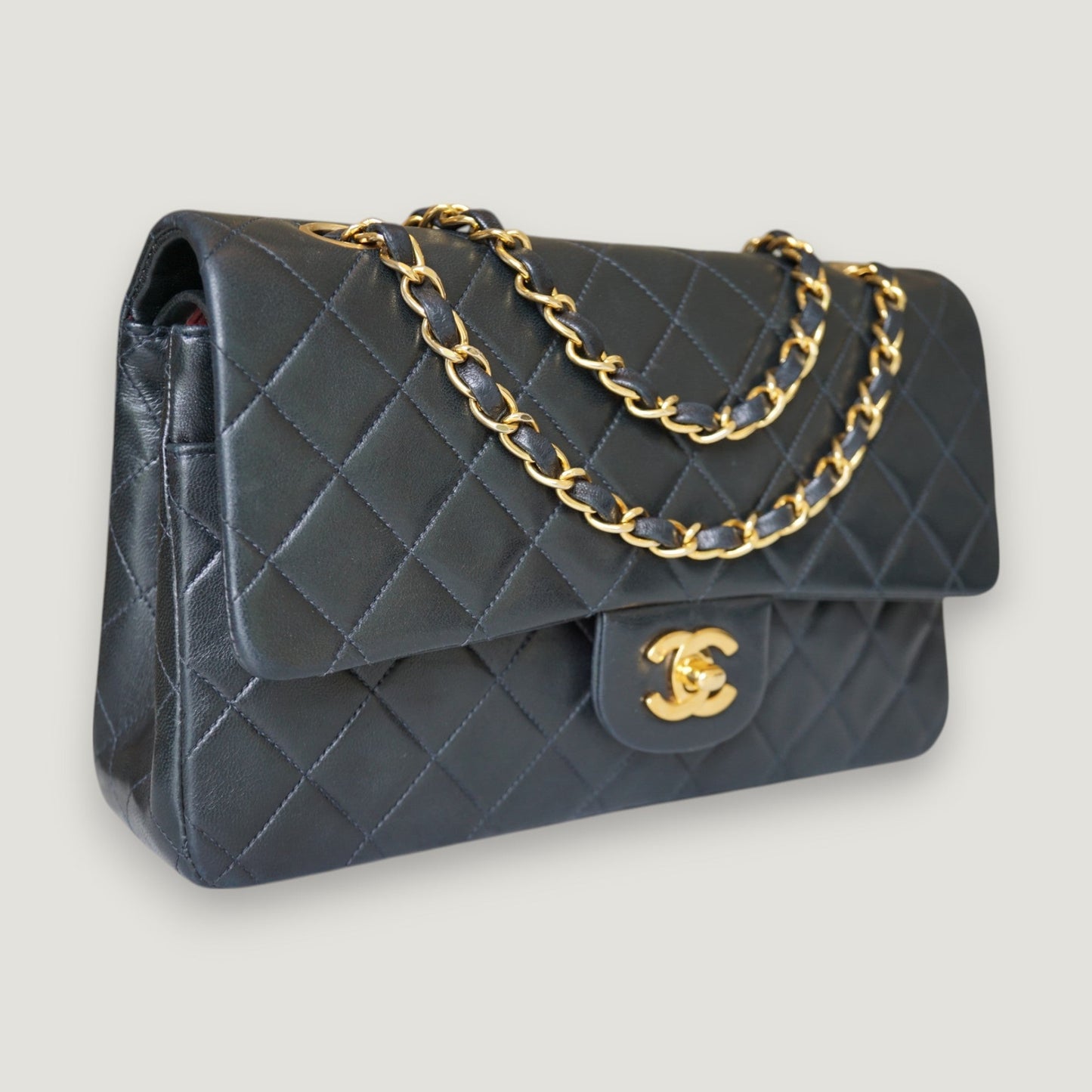 CHANEL CLASSIC MEDIUM BAG