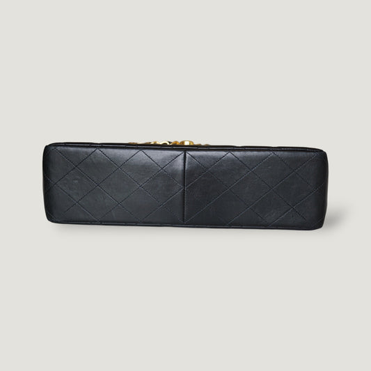 CHANEL CLASSIC JUMBO BAG