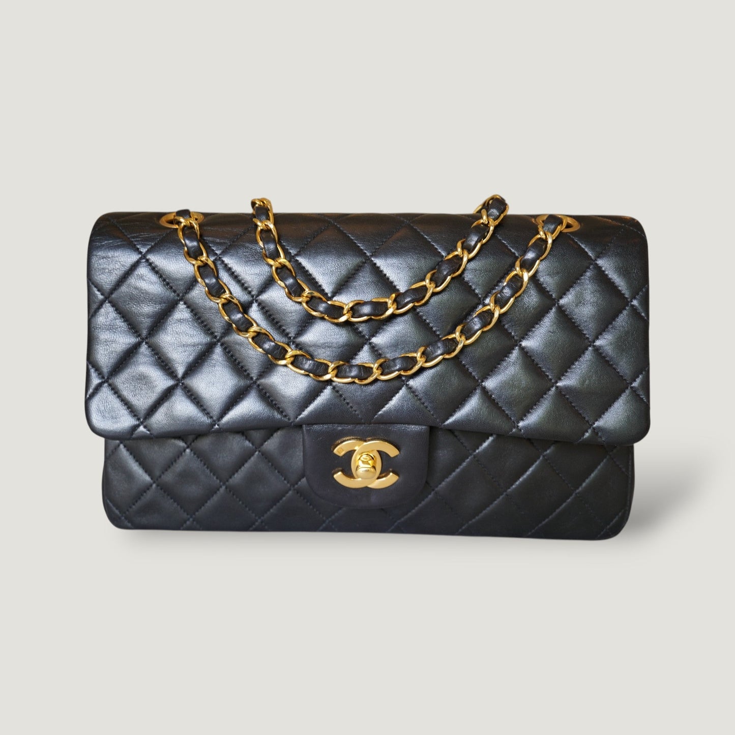 CHANEL CLASSIC MEDIUM BAG