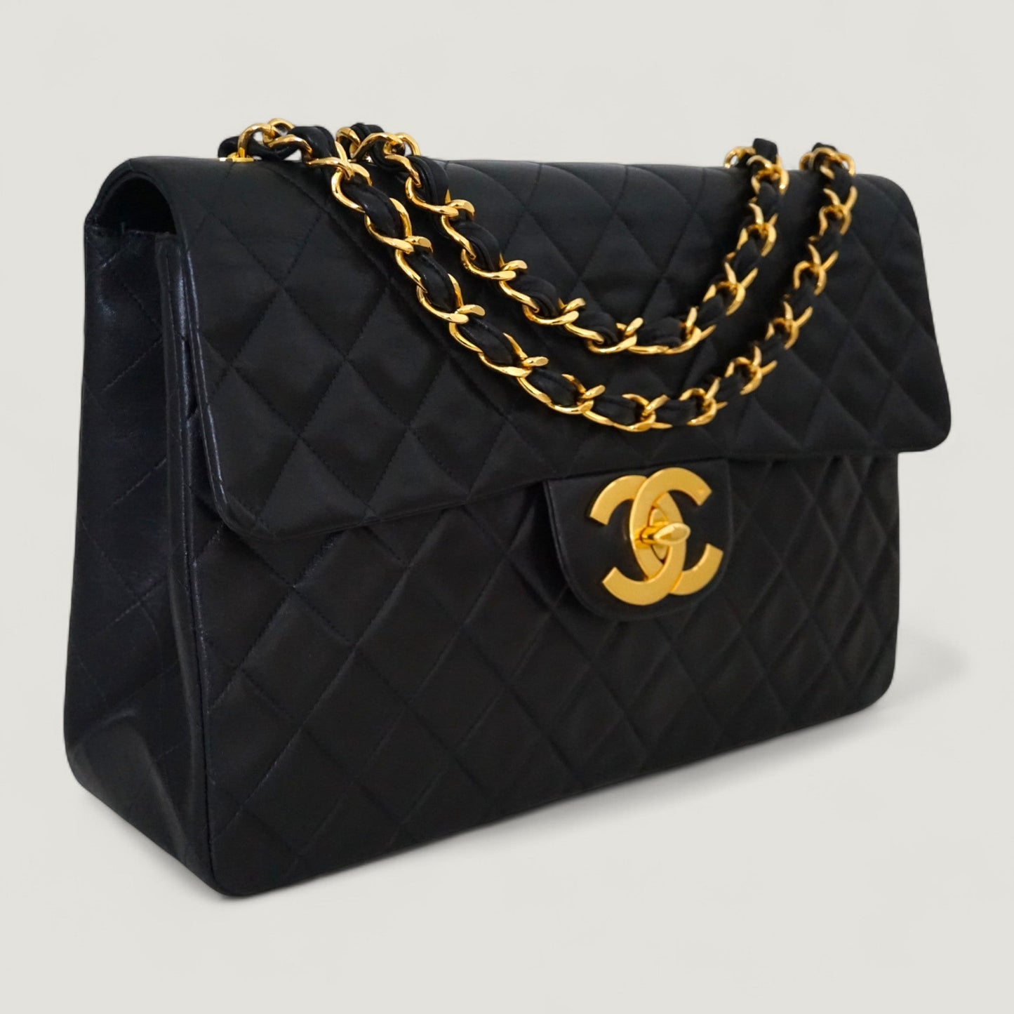 CHANEL CLASSIC JUMBO MAXI BAG