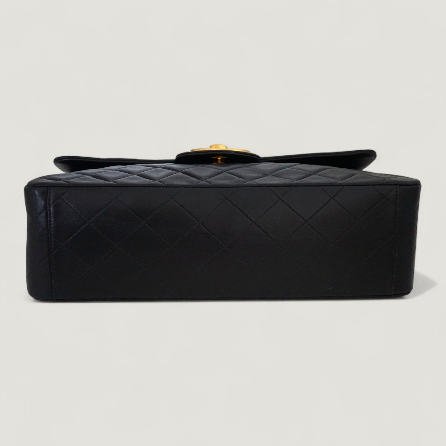 CHANEL CLASSIC JUMBO MAXI BAG