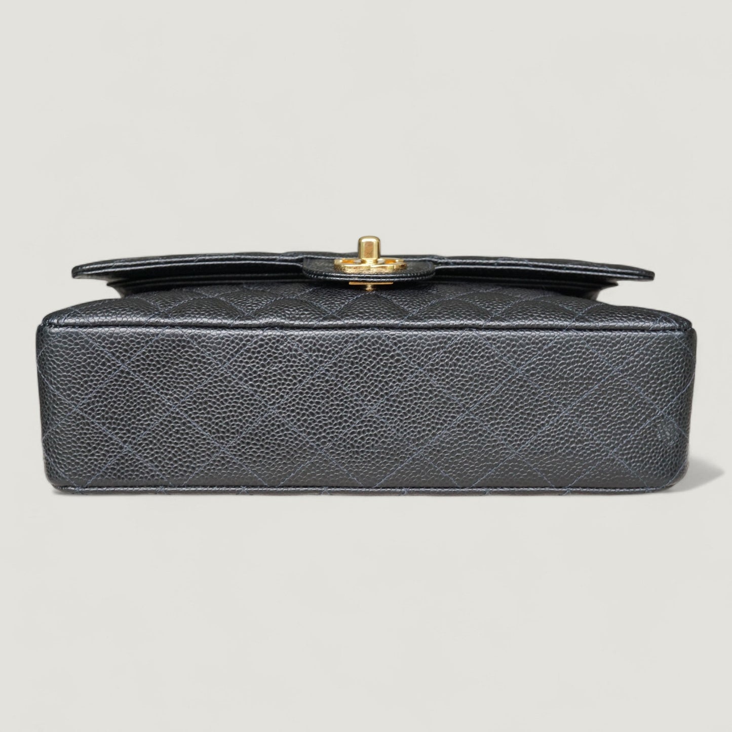 CHANEL CLASSIC MEDIUM BAG
