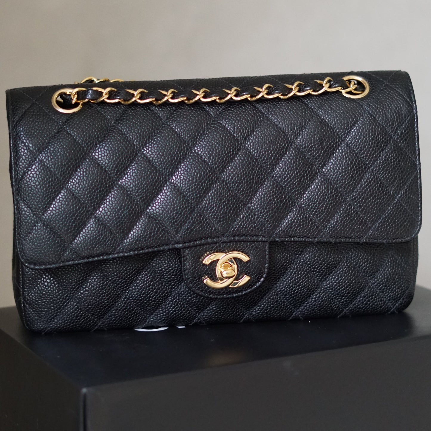 CHANEL CLASSIC MEDIUM BAG