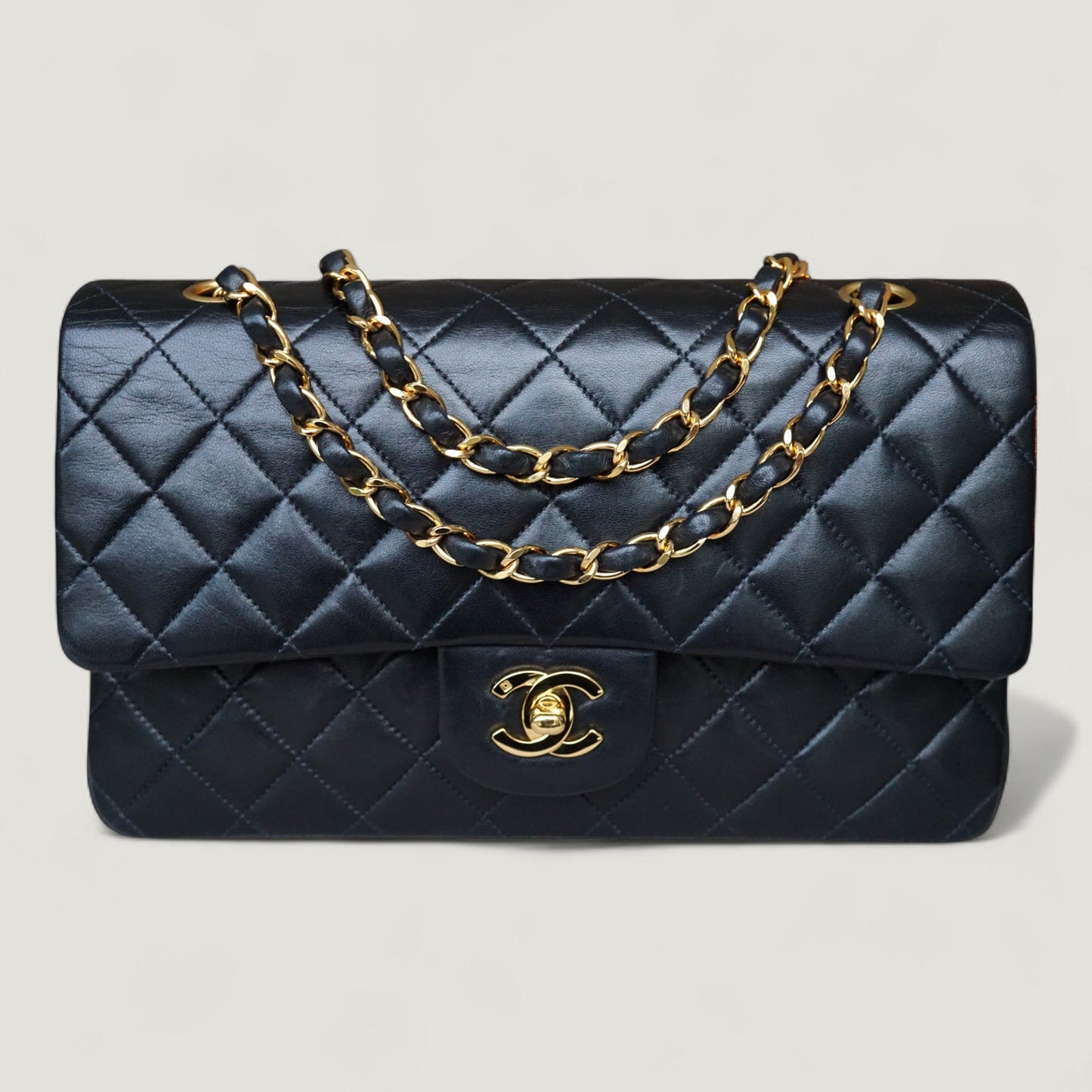 CHANEL CLASSIC MEDIUM BAG