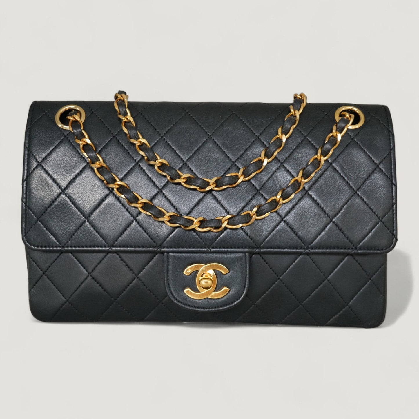 CHANEL CLASSIC MEDIUM BAG