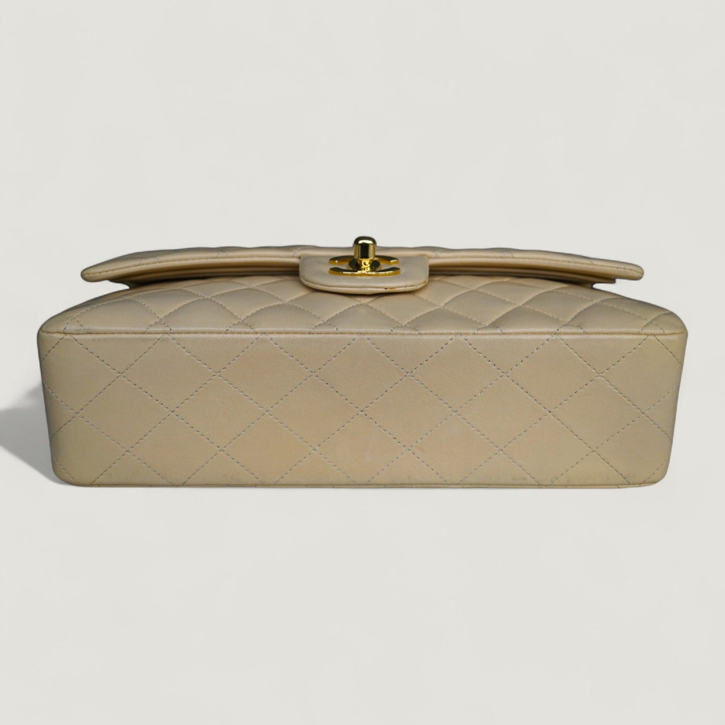 CHANEL CLASSIC MEDIUM BAG
