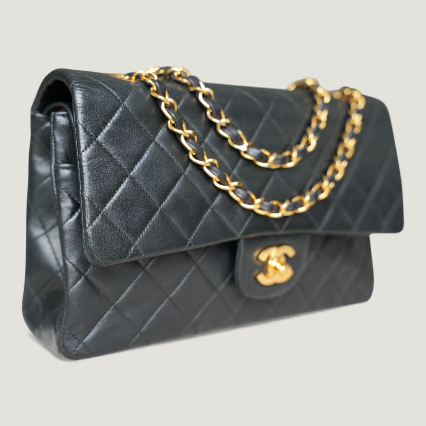 CHANEL CLASSIC MEDIUM BAG