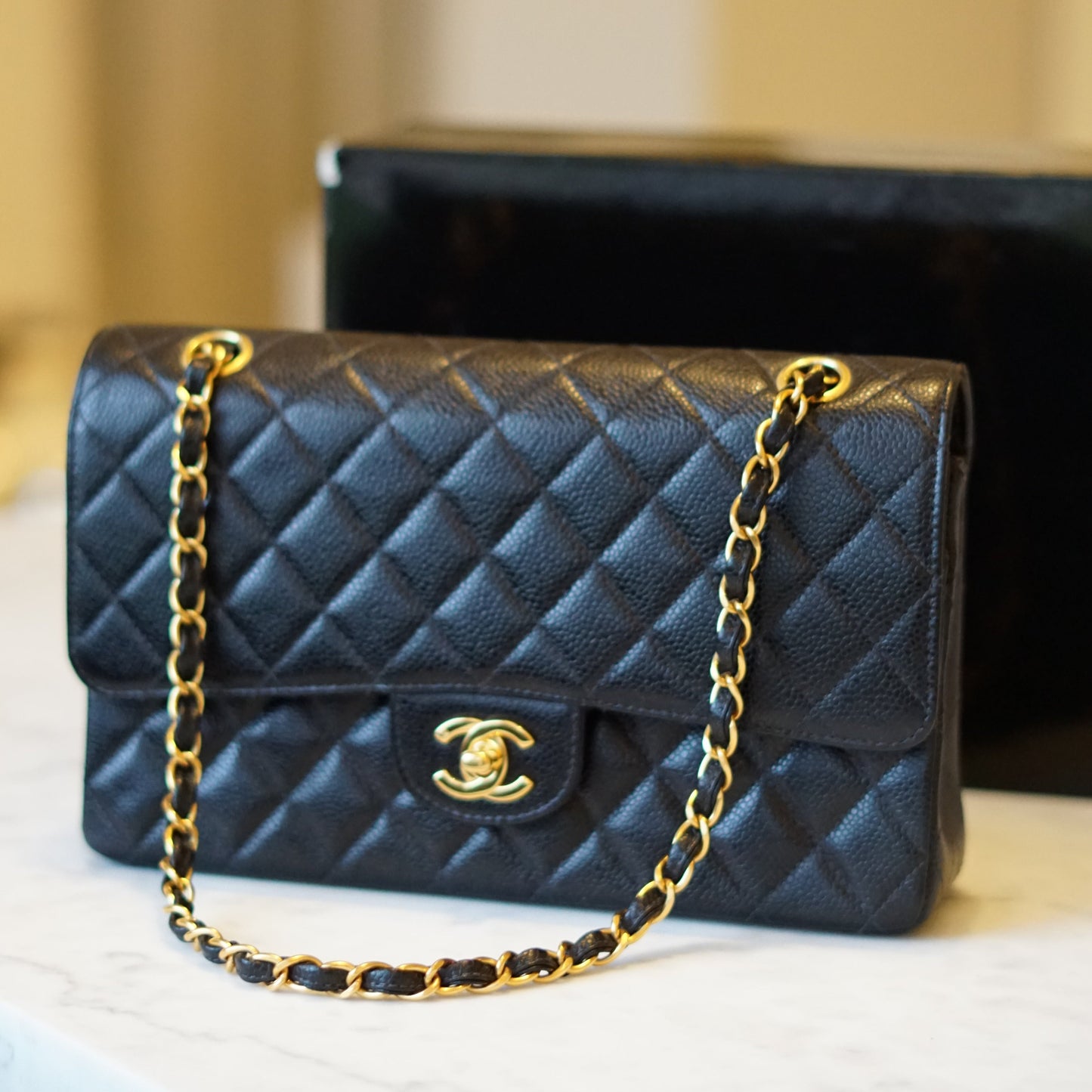 CHANEL CLASSIC MEDIUM BAG
