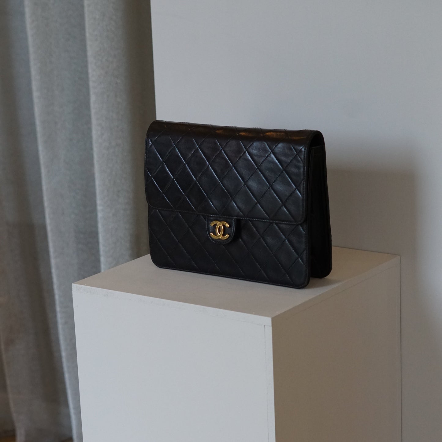 CHANEL SINGLE FLAP BAG