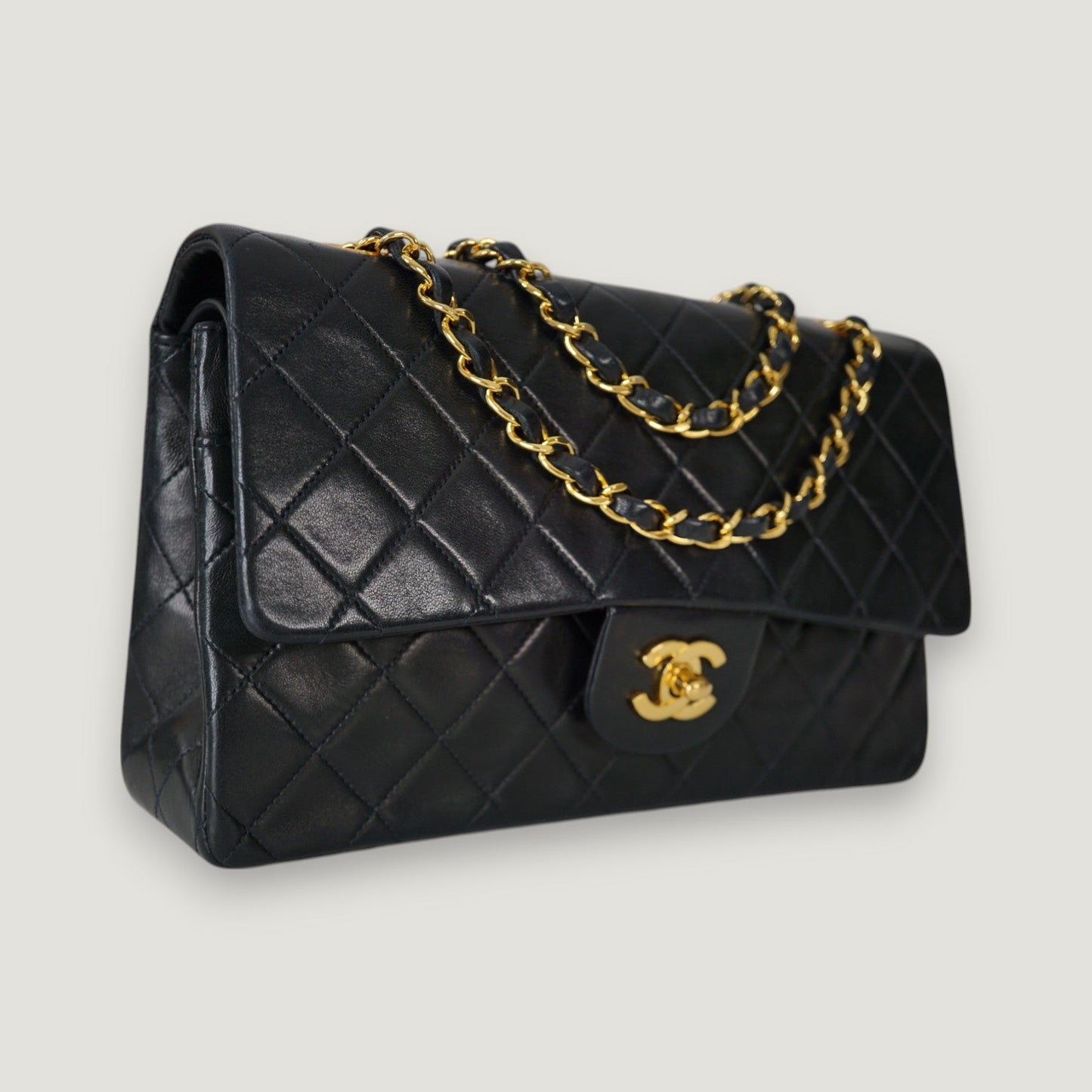 CHANEL CLASSIC MEDIUM BAG