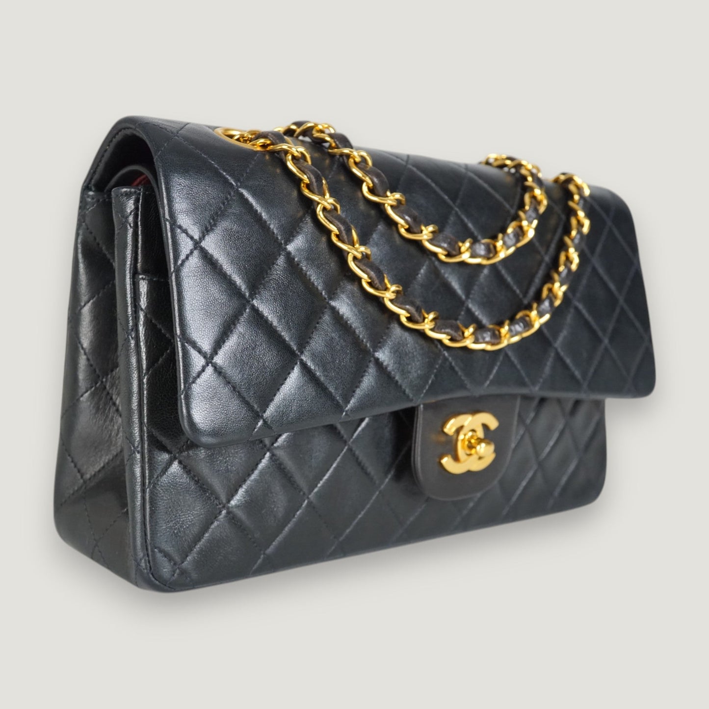 CHANEL CLASSIC MEDIUM BAG