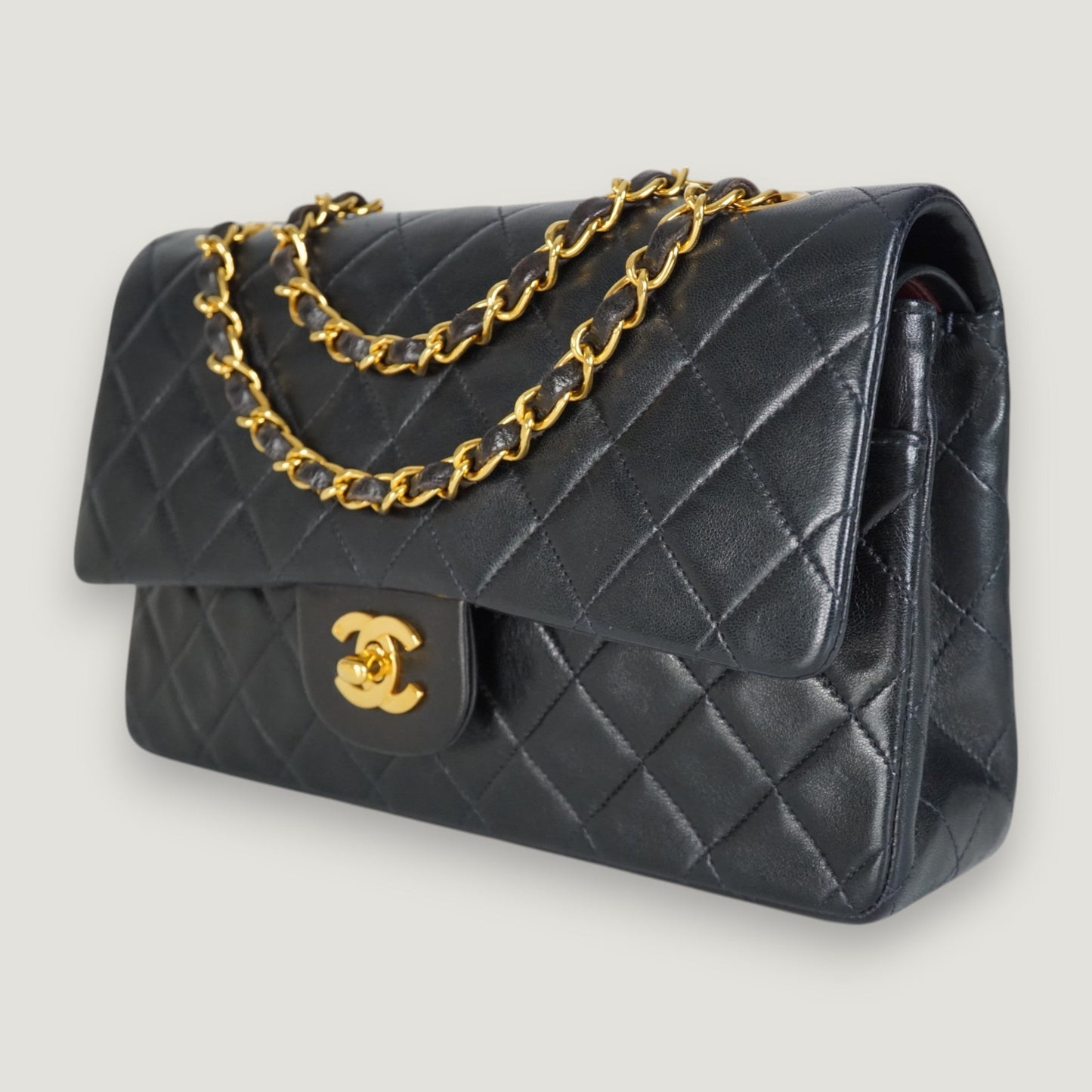 CHANEL CLASSIC MEDIUM BAG