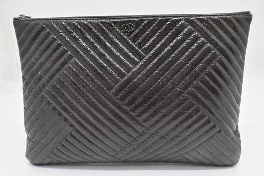 Chanel Medium O Case in Gray Patent Leather