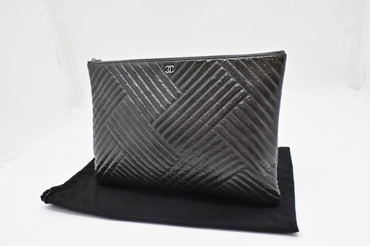 Chanel Medium O Case in Gray Patent Leather
