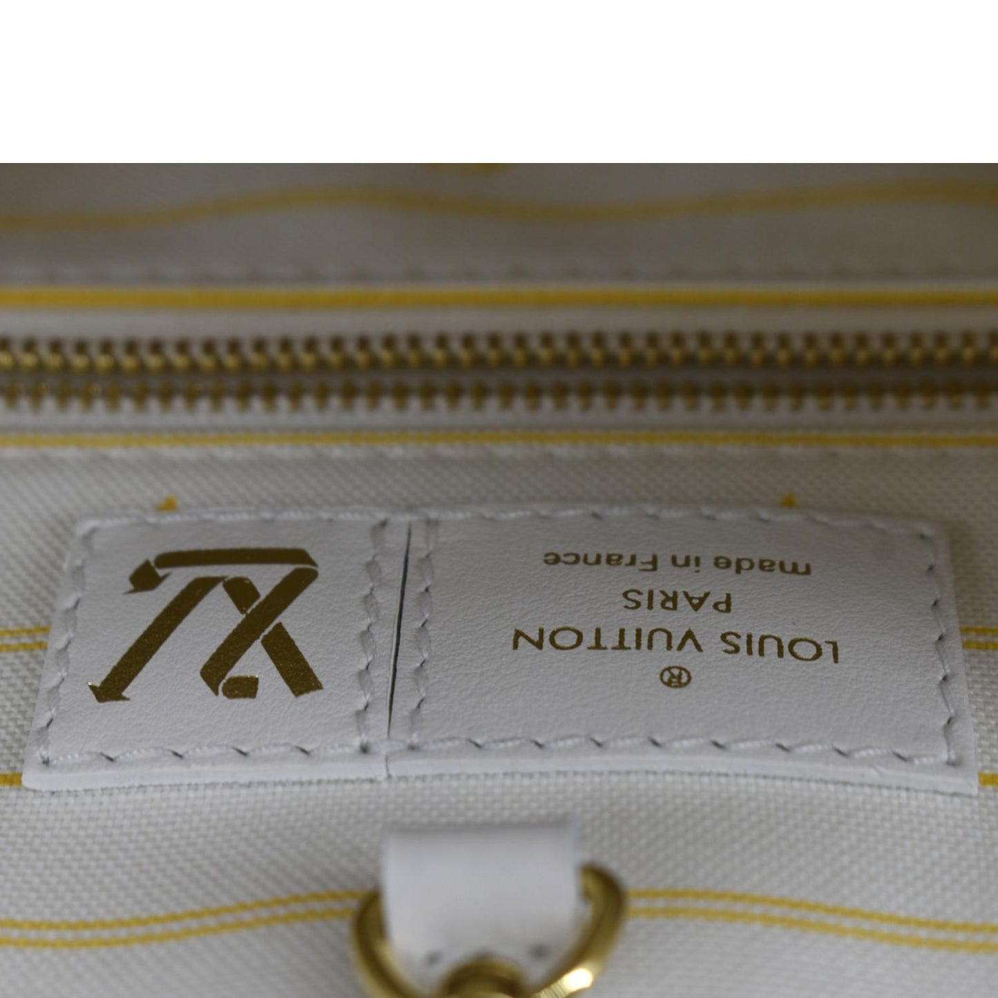LOUIS VUITTON Hawaii Onthego GM Monogram Tuffetage Tote Shoulder Bag Off White