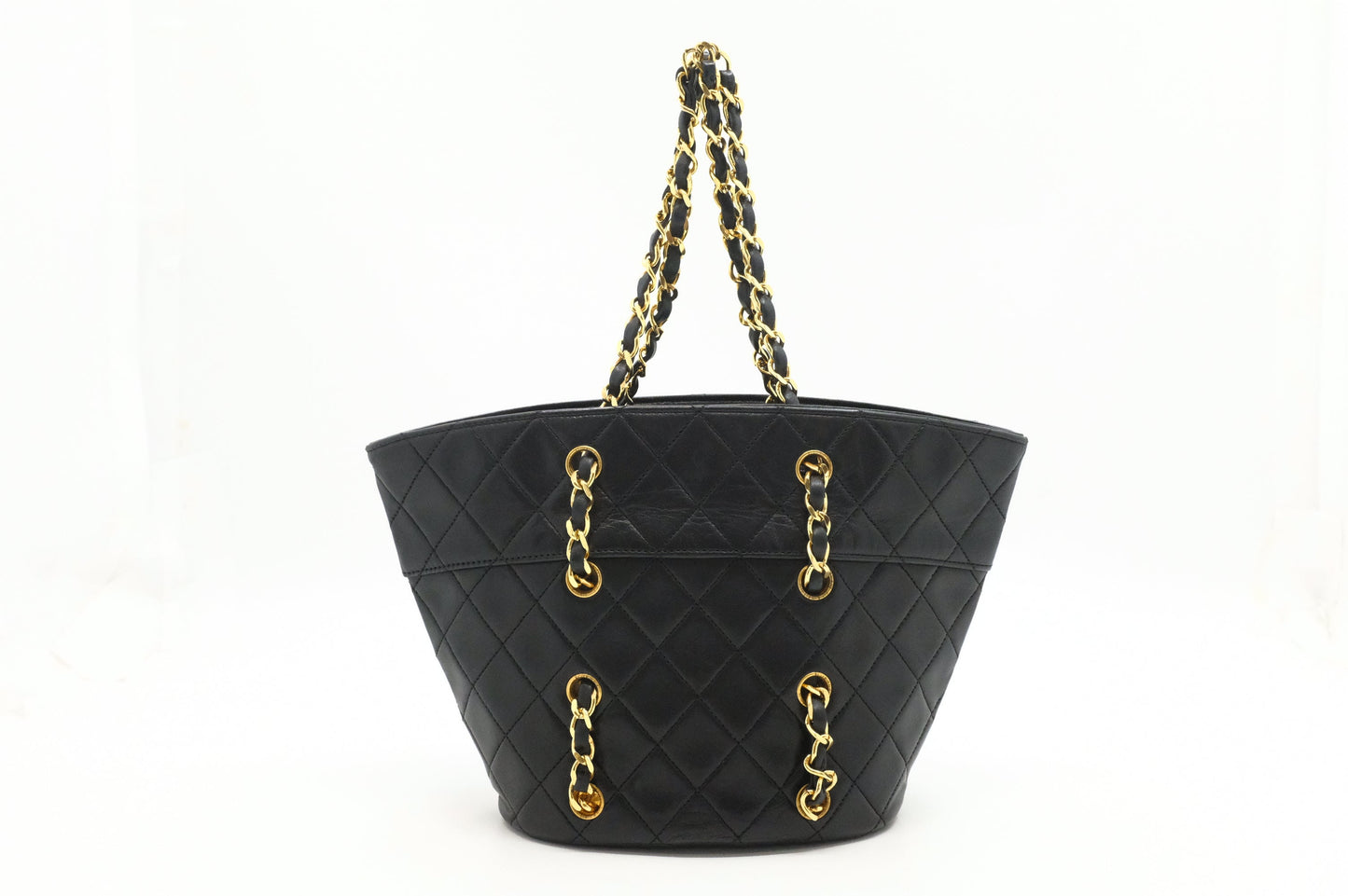 Chanel Handbag in Black Mattelassé Leather