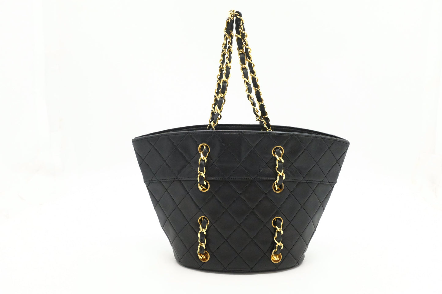 Chanel Handbag in Black Mattelassé Leather