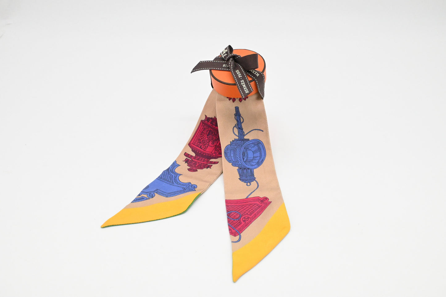 Hermes 'Merveille s Lanternes' Twilly in Beige Multicolor Silk