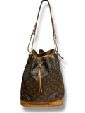 Handbag Luxury Designer By Louis Vuitton, Size: Medium
