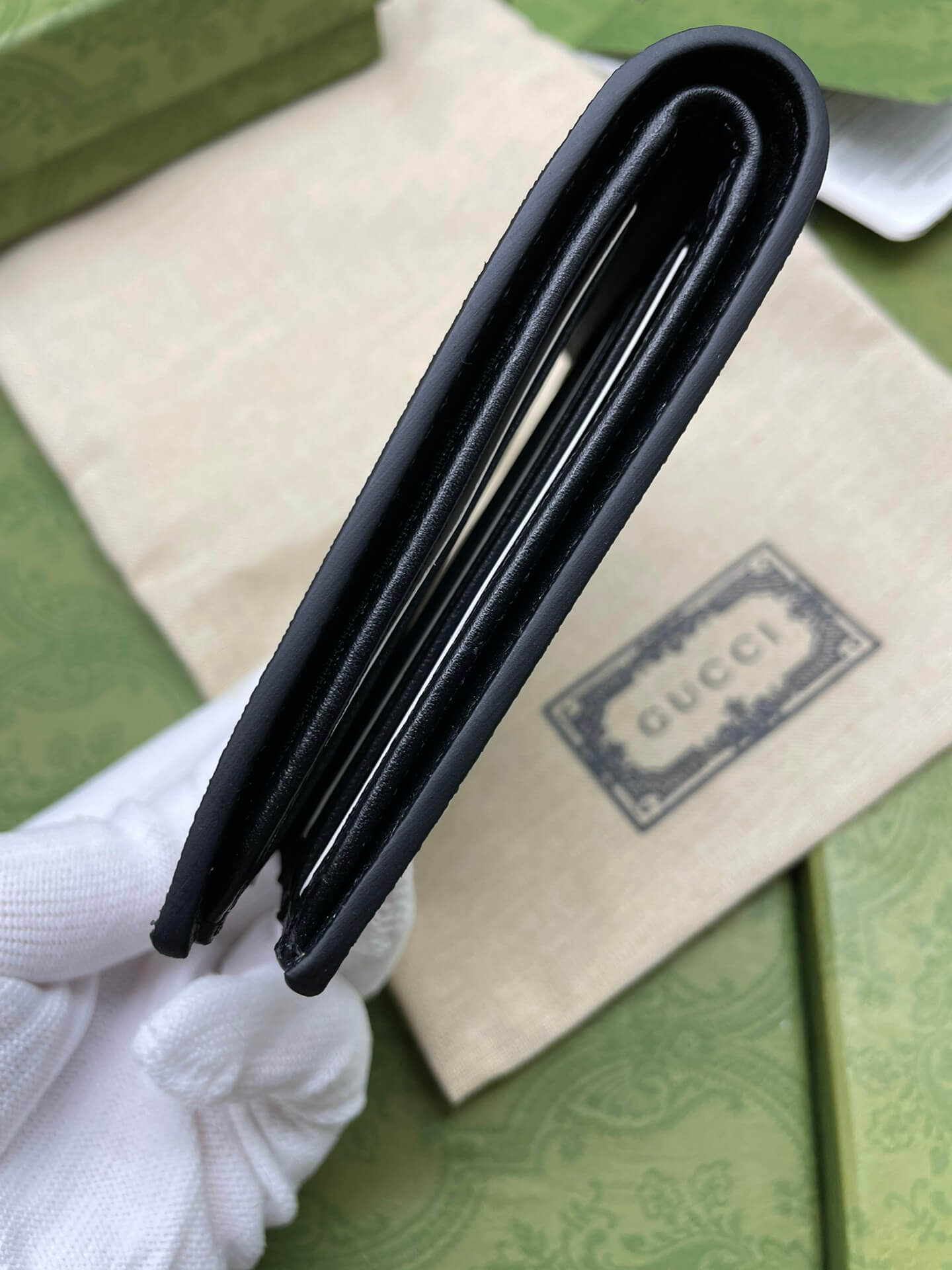 GC PVC Screen Printing bee wallet black 451268