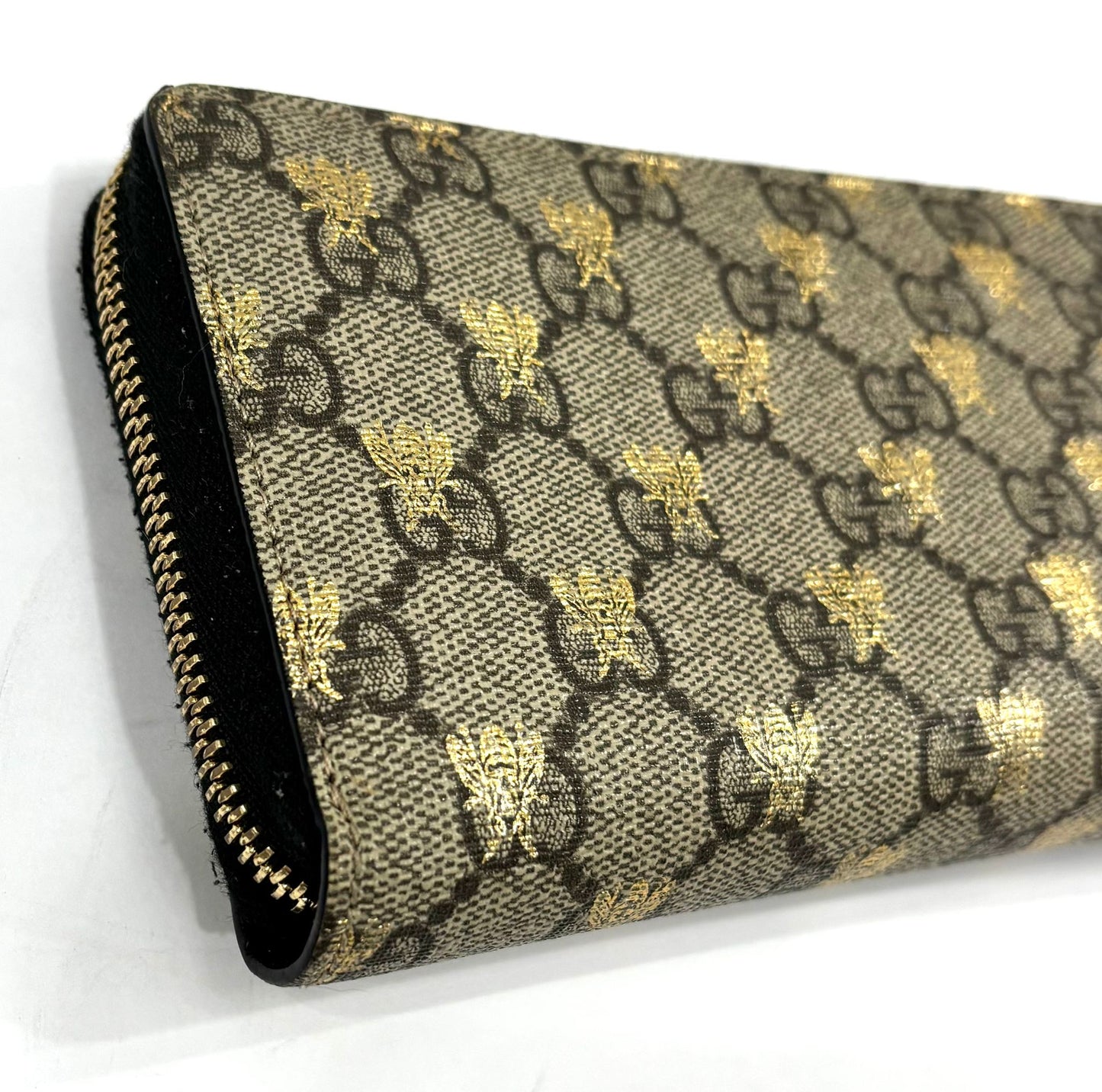 GUCCI GG SUPREME MONOGRAM BEES ZIP AROUND WALLET