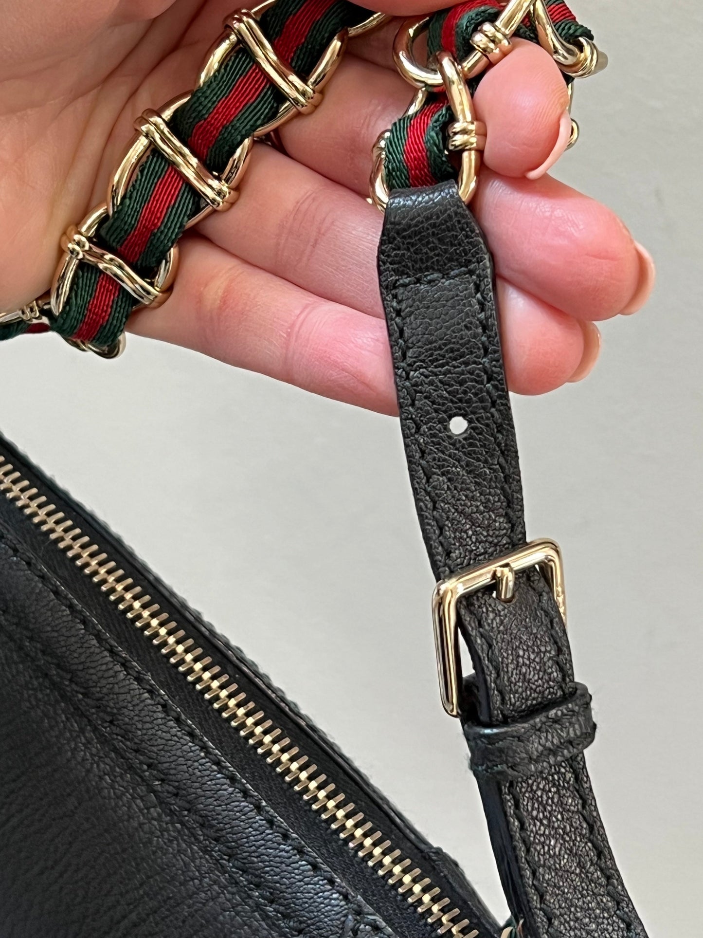 GCI CAPRI CHAIN SHOULDER BAG