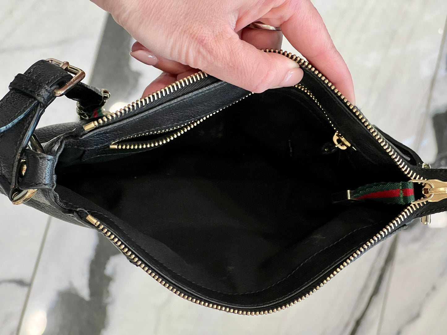 GCI CAPRI CHAIN SHOULDER BAG