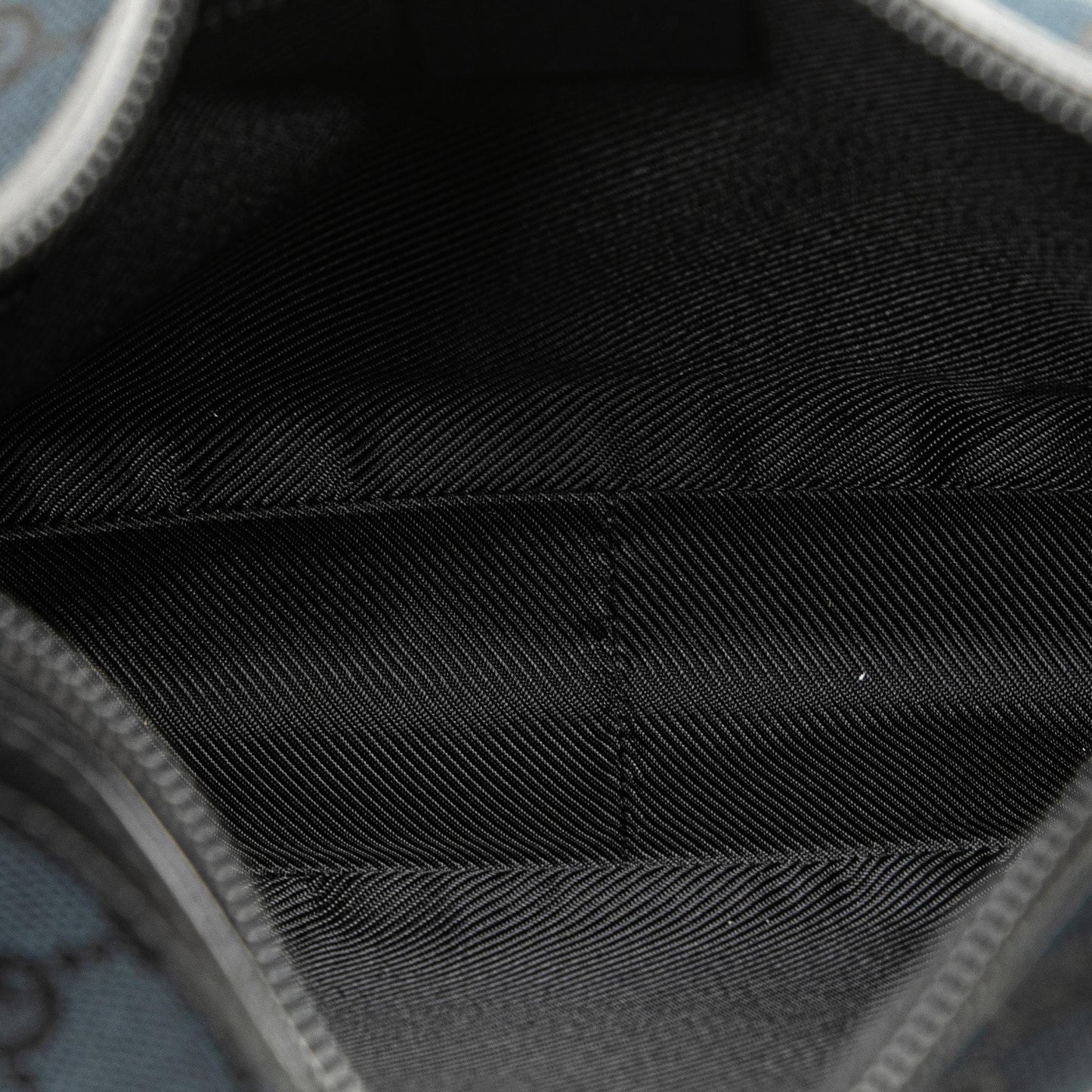 Gucci GG Canvas Shoulder Bag (PpqADZ)