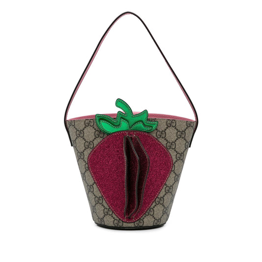 Gucci GG Supreme Kids Strawberry Bucket Bag (TqqNA8)