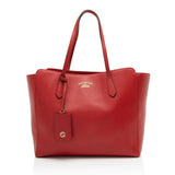 Gucci Leather Swing Medium Tote (SHF-uFCCUq)