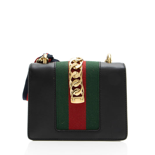 Gucci Leather Sylvie Mini Chain Bag (SHF-c7rwM9)