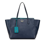Gucci Medium Swing Tote (O6tU1m)