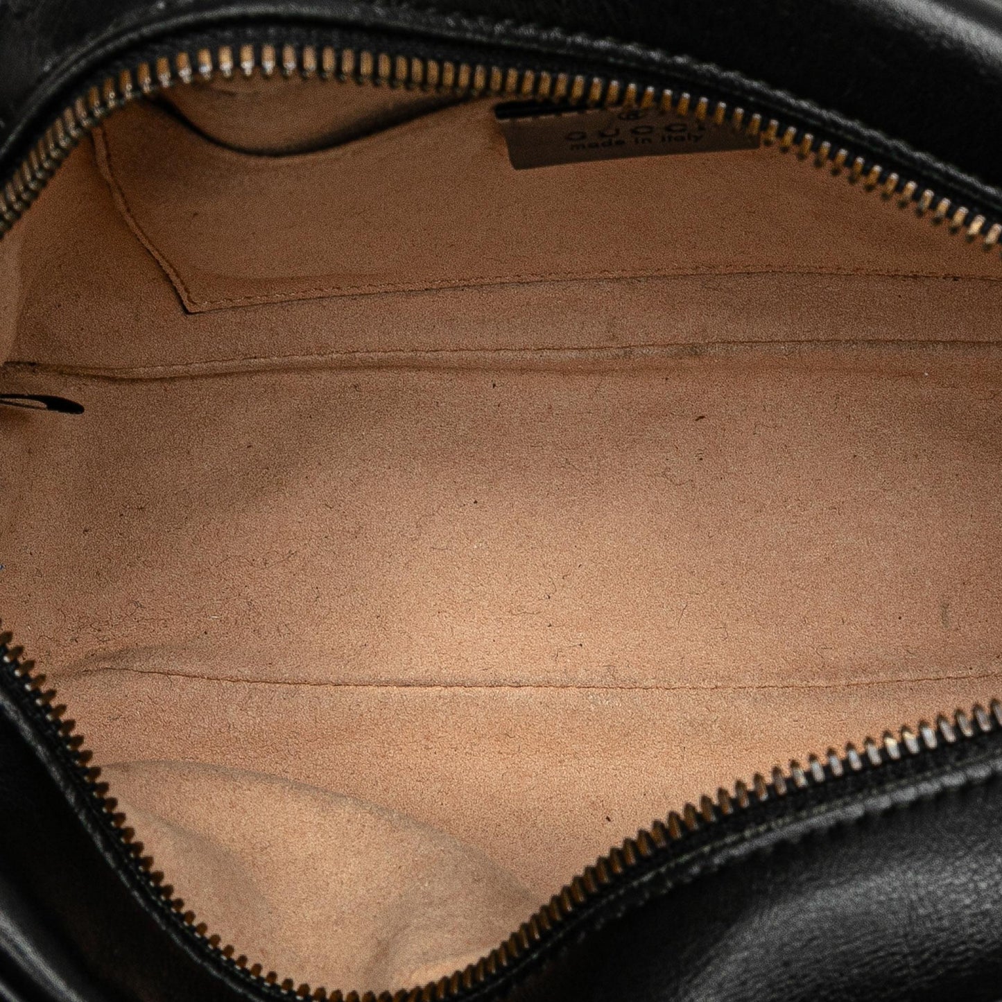 Gucci Small GG Marmont Matelasse Crossbody (mS95r0)