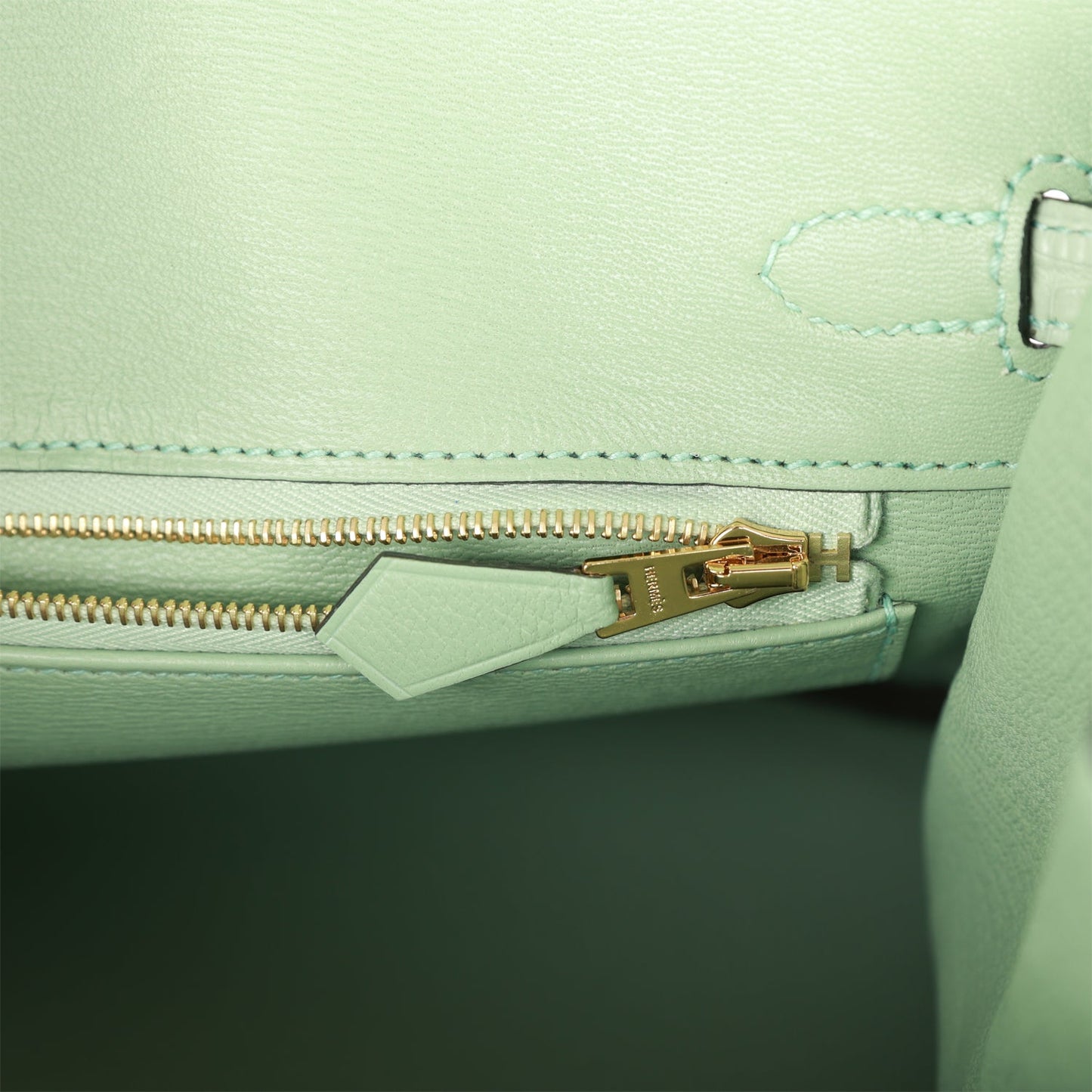 Luxury Hermes Birkin 25 Vert D'Eau Matte Alligator Gold Hardware