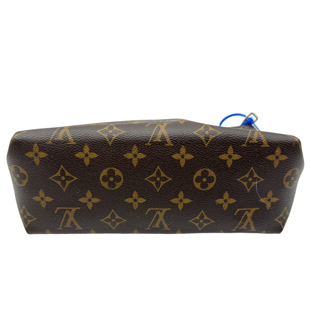 Makeup Bag Luxury Designer By Louis Vuitton  Size: Large