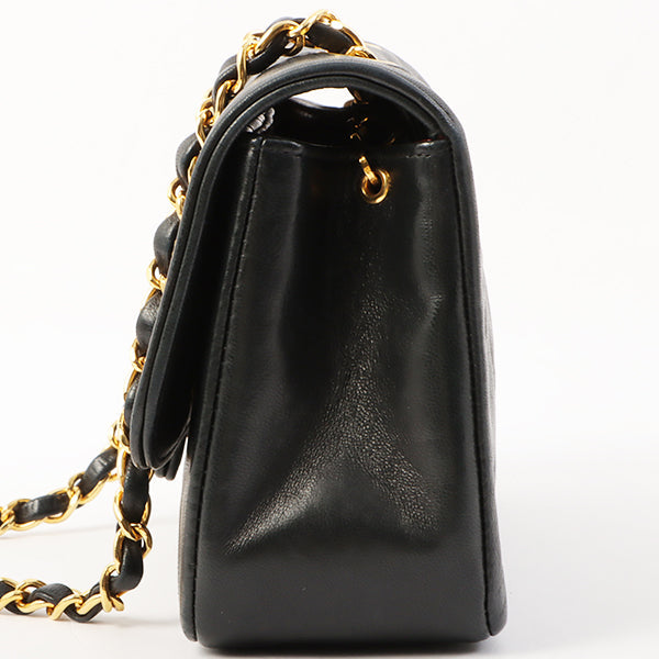 Chanel Around 1992 Made Edge Design Flap Turn-Lock Chain Bag Black