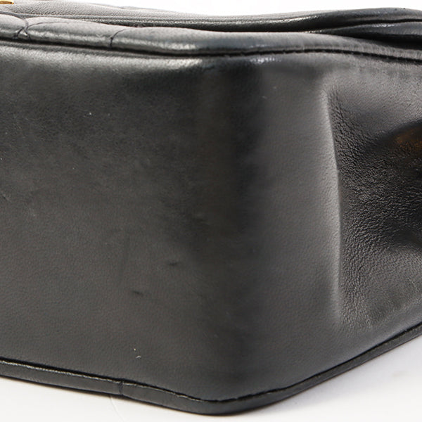 Chanel Around 1992 Made Edge Design Flap Turn-Lock Chain Bag Black