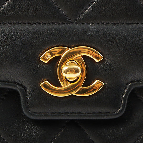 Chanel Around 1992 Made Edge Design Flap Turn-Lock Chain Bag Black