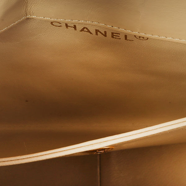 Chanel Around 1990 Made Design Flap Chain Bag With Pouch Beige