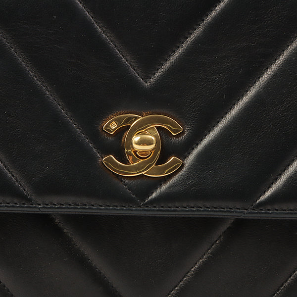 Chanel Around 1998 Chevron Turn-Lock Chain 2Way Bag Black