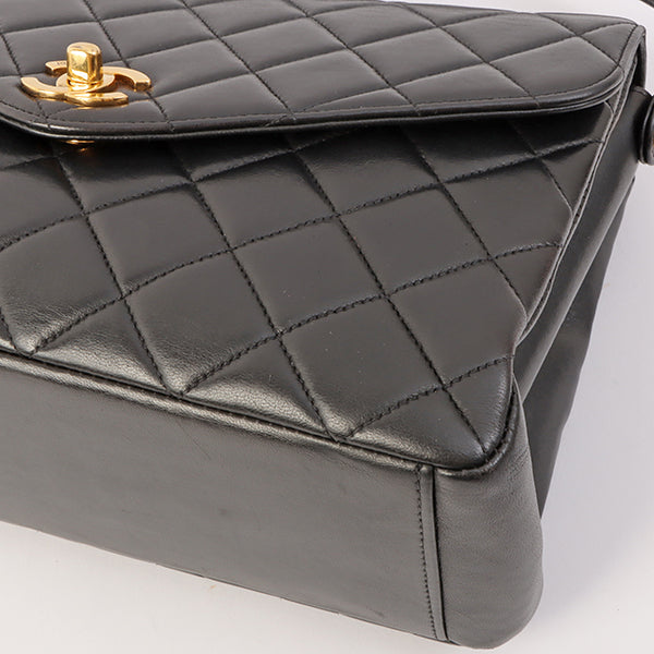 Chanel Around 1997 Made V Flap Turn-Lock Handle Bag Black