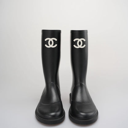 Chanel Classic Rain Boots in Black and White With CC Logo Size 39q