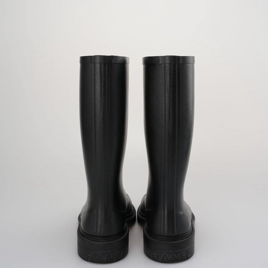 Chanel Classic Rain Boots in Black and White With CC Logo Size 39q