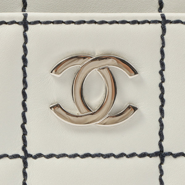 Chanel Around 2002 Made Chocolate Bar Stitch Cc Mark Plate Chain Bag White