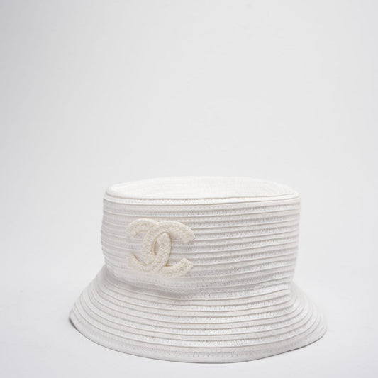 Chanel CC Bucket Hat Cap in Cream White Size 55cm Stoff Cc