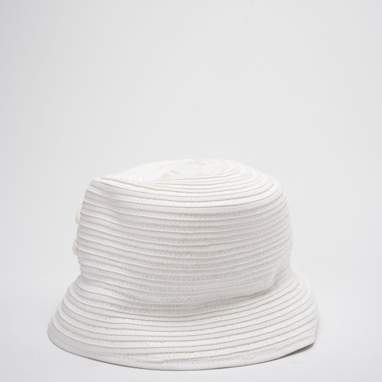 Chanel CC Bucket Hat Cap in Cream White Size 55cm Stoff Cc