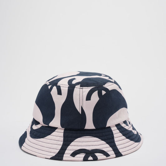 Chanel CC Bucket Hat in Navy and Ivory Cotton – Size S